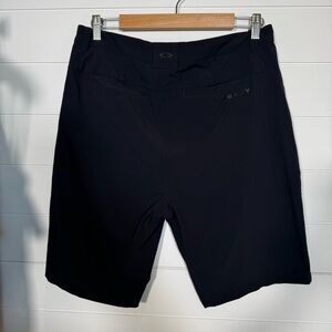 Oakley Black Athletic Shorts Men’s Size 34